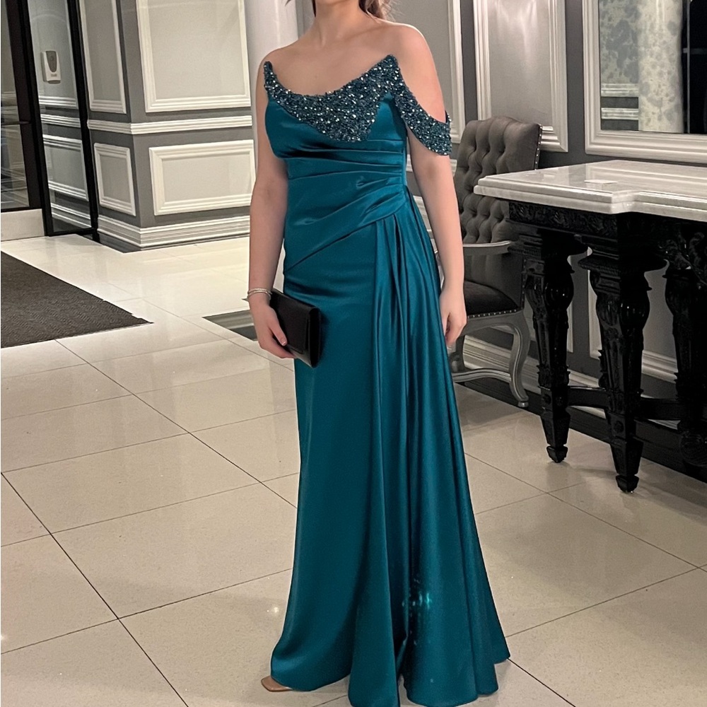 Elegant Teal Off-Shoulder Evening Gown
